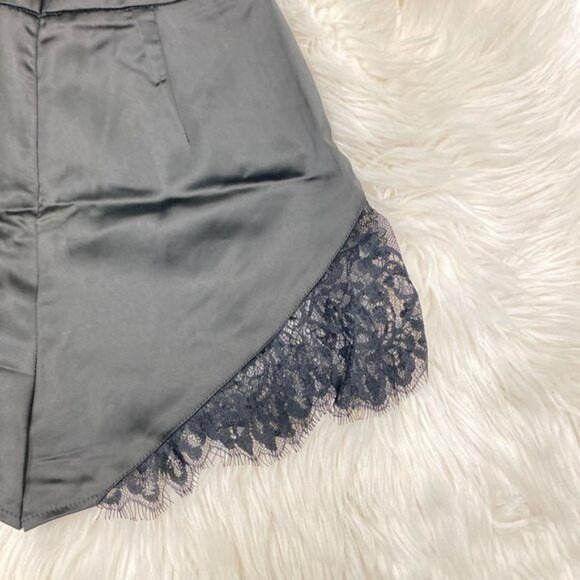 by the way Ophelia Lace Trim Shorts - Picture 7 of 8